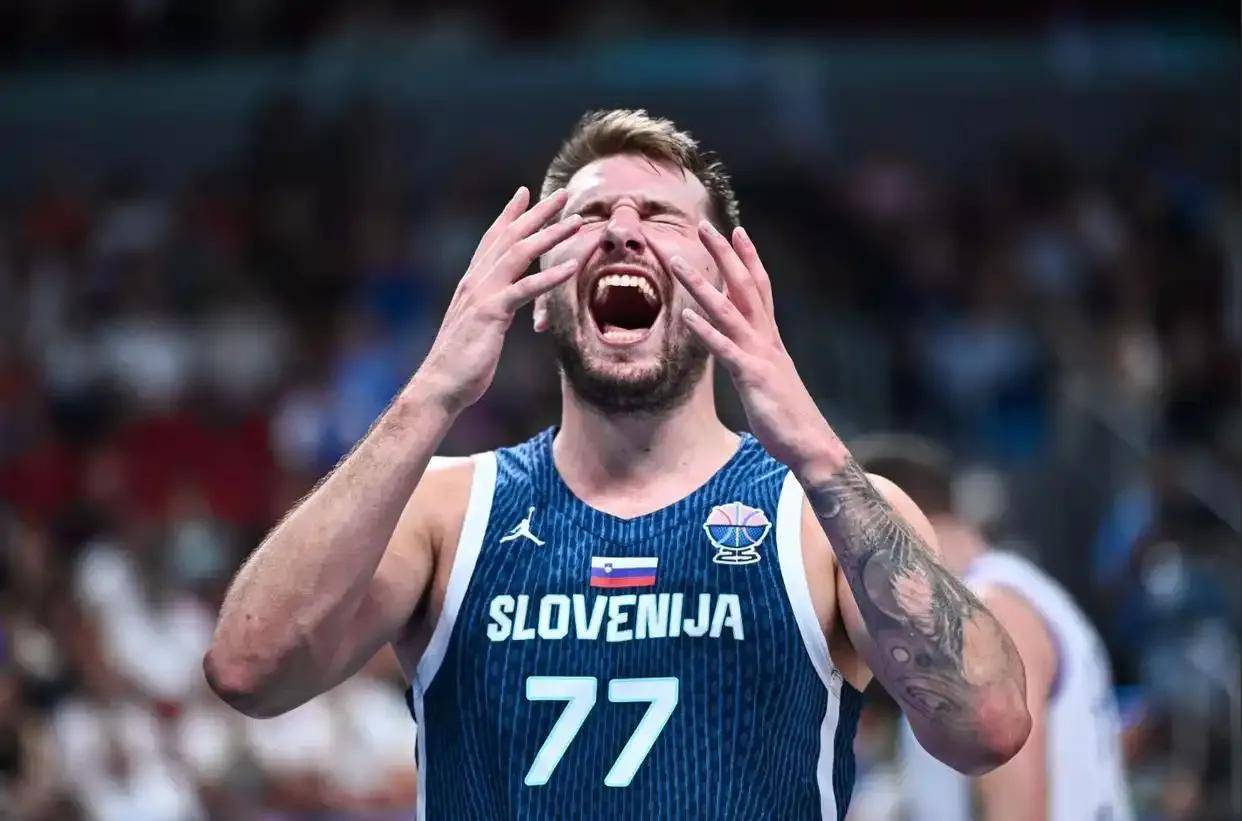 竞博电竞-东契奇在德国队比赛中刷新纪录，持续失利引发热议！观众掌声雷动的简单介绍