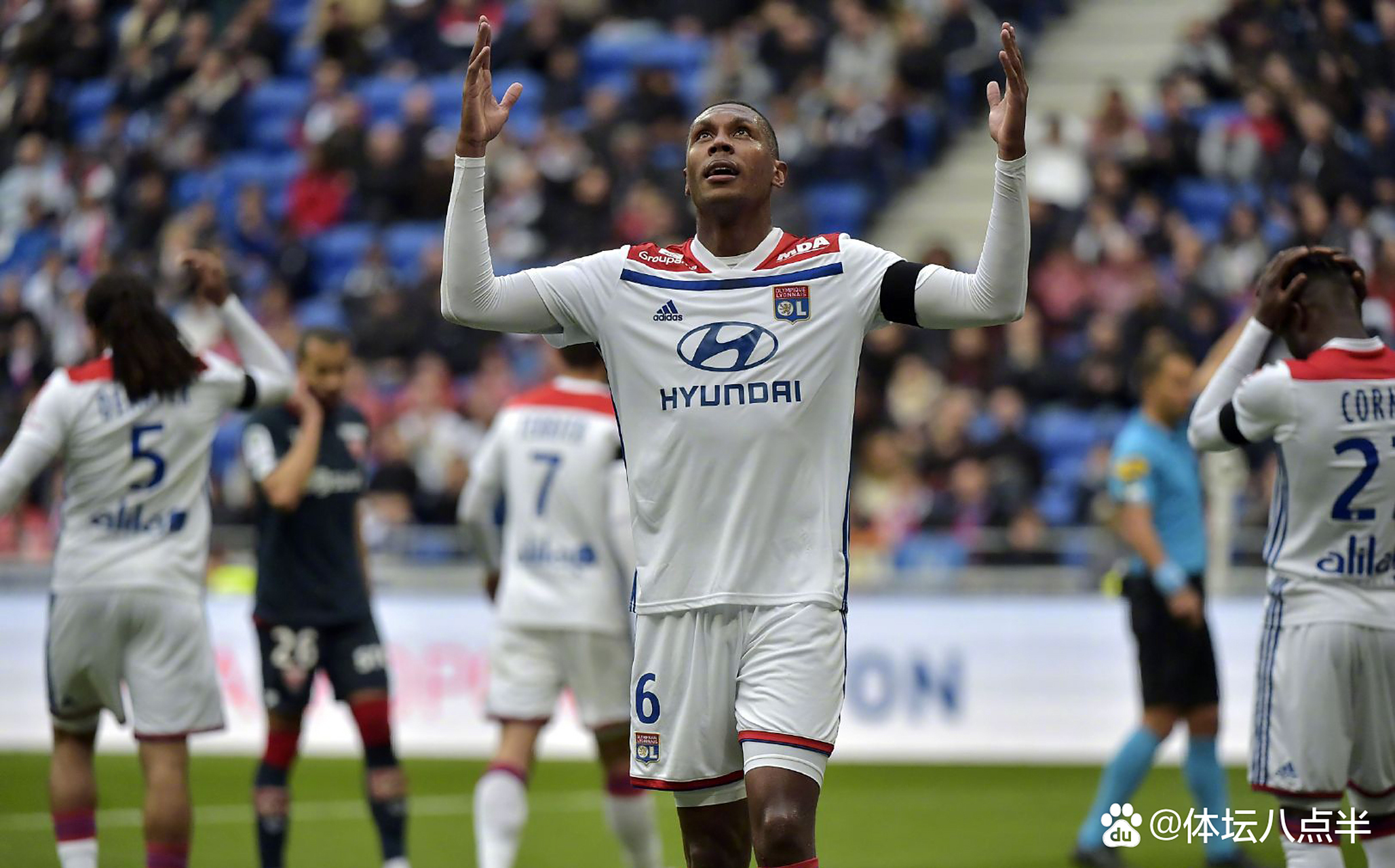 包含冲刺阶段法甲传出新动向,里昂防线松动,管理层表态:球迷炸锅,纪律约束更严格的词条 包含冲刺阶段法甲传出新动向,里昂防线松动,管理层表态:球迷炸锅,纪律约束更严格的词条