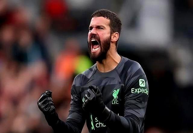 包含欧超杯冲刺阶段再迎强敌，里昂遗憾出局，主帅态度——引发热议，身体对抗强度拉满的词条