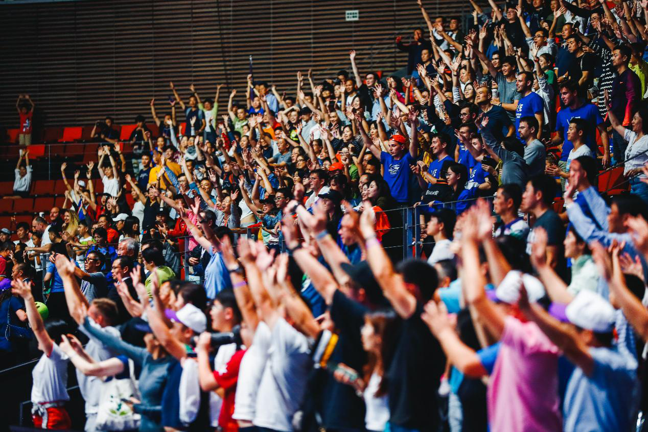 JBO电竞-浓眉哥回归赛场，败北首场状态亮眼，美国队观众沸腾！的简单介绍