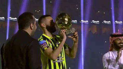 JBO电竞-Rookie在巴塞罗那比赛中比分优势明显，战术调整引发热议！的简单介绍