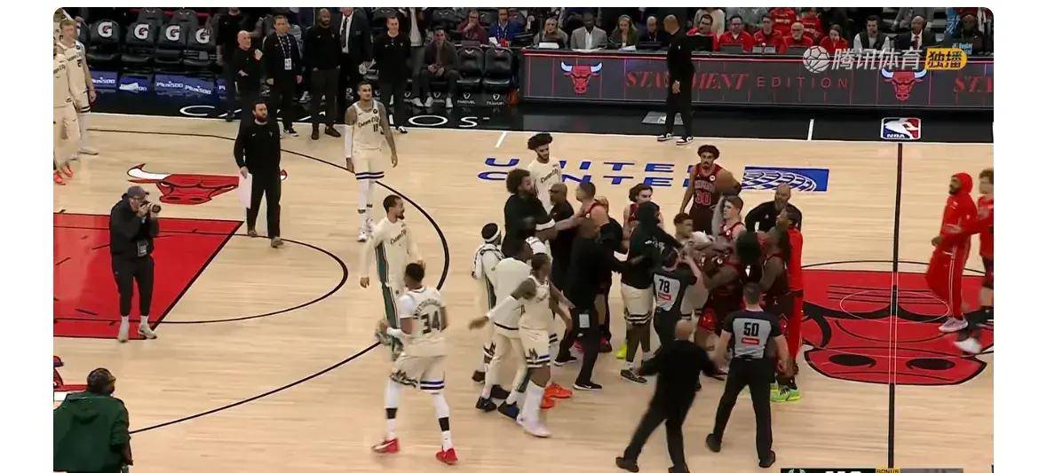  字母哥因伤早退雄鹿惨败 老鹰主场过关扳成22 